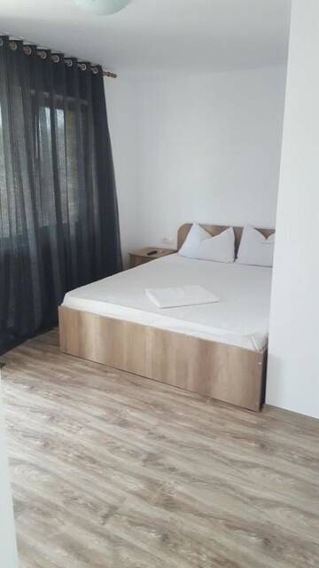 Фото номера Номер с кроватью размера «king-size» и балконом Гостевой дом Pensiunea Casa Albă г. Беклян 3